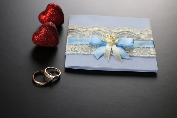 Wedding rings ribbon — Stock Photo, Image