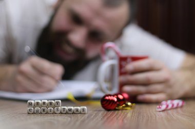 Noel mektubu adam gülümseme