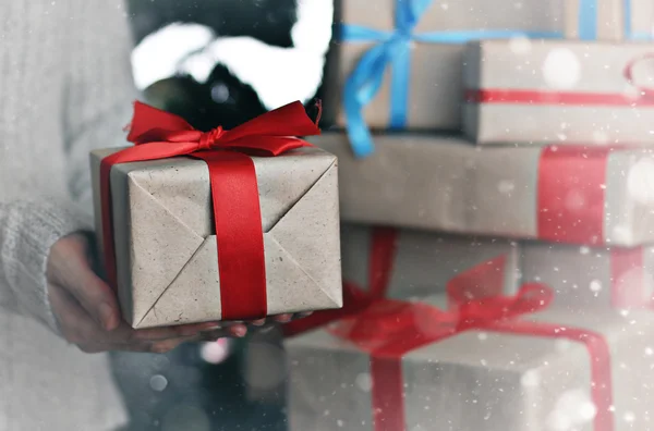 Ajándék kézi karácsony — Stock Fotó