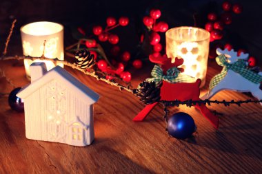 Yeni yılda çam koni mum tablo