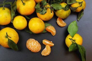 Mandarin meyvesi siyahı izole et