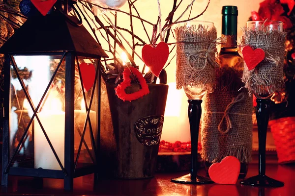 Butelka wina szkło valentine serca świeca — Zdjęcie stockowe