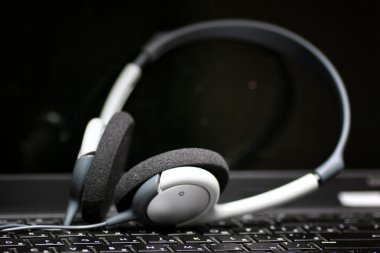 kulaklık klavye siyah