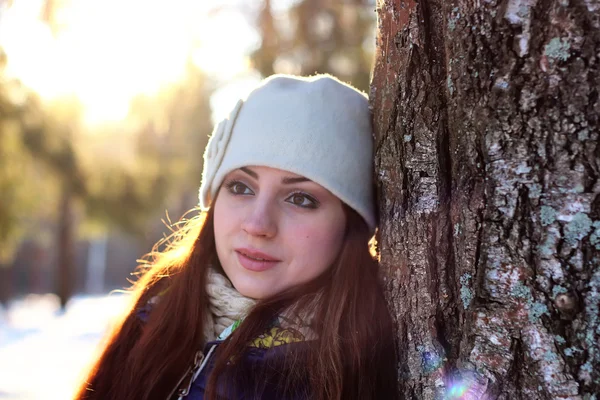 Portrait d'hiver femelle en forêt — Photo