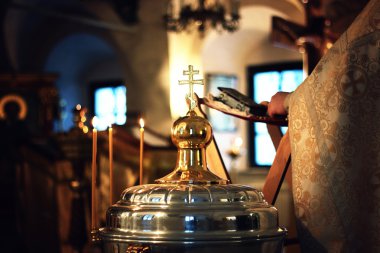 Kilise hizmeti haçlar