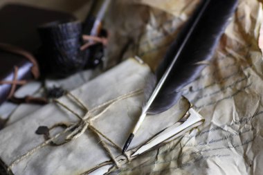 eski kağıt mektup tüy