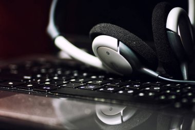 kulaklık kulaklık klavye siyah