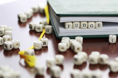 küp metin hukuk ve yargıç