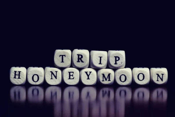 Text cube travel honeymoon — Stock Photo, Image