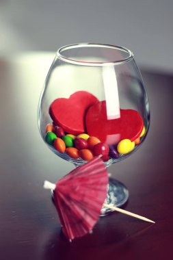 şeker hapı ile cam