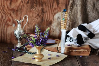 Arap kitap çiçek ve bıçak