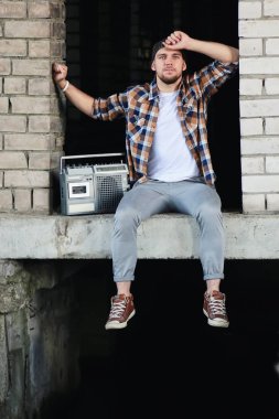 hip hop tarzı adam sakal