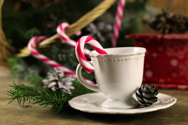 Tasse Zimt Zucker Tannenzapfen Weihnachtsbaum — Stockfoto