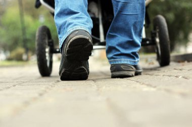 ayak adımları ile gezinmek