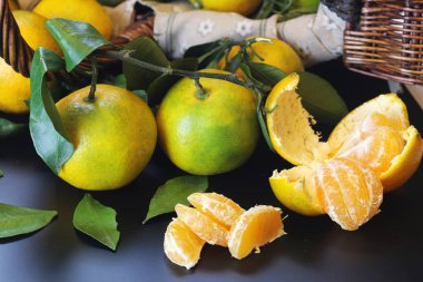 Mandarin meyvesi siyahı izole et