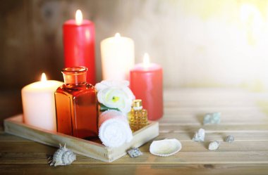 Spa aksesuarları mum ve şişe