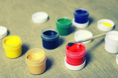 boya... kutularını tonda kümesi