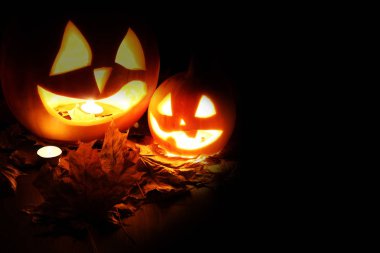 Cadılar Bayramı balkabağı yaprakları düşer