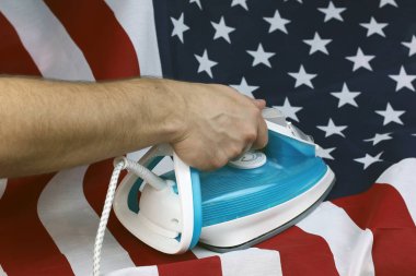 ütülü buruşuk ABD bayrağı