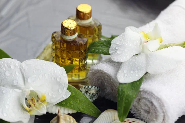 Lázeňský orchidej zelený ručník — Stock fotografie
