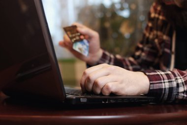 Sakallı erkek online kart