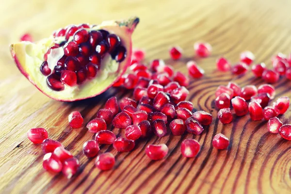 Fruit fresh red pomegranate — Stock Photo, Image