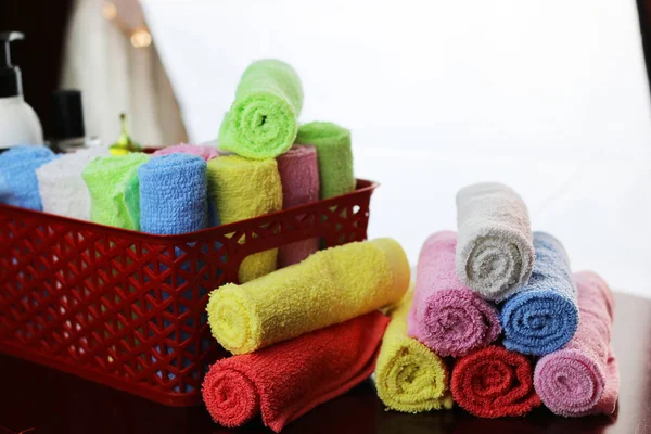 Conjunto de toalhas multi-coloridas — Fotografia de Stock