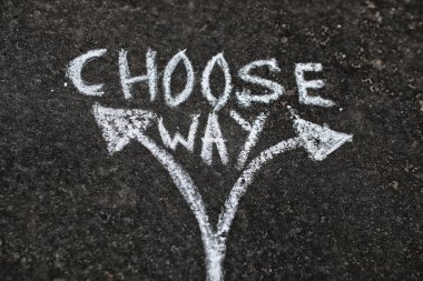 oklar tebeşir asfalt üzerinde