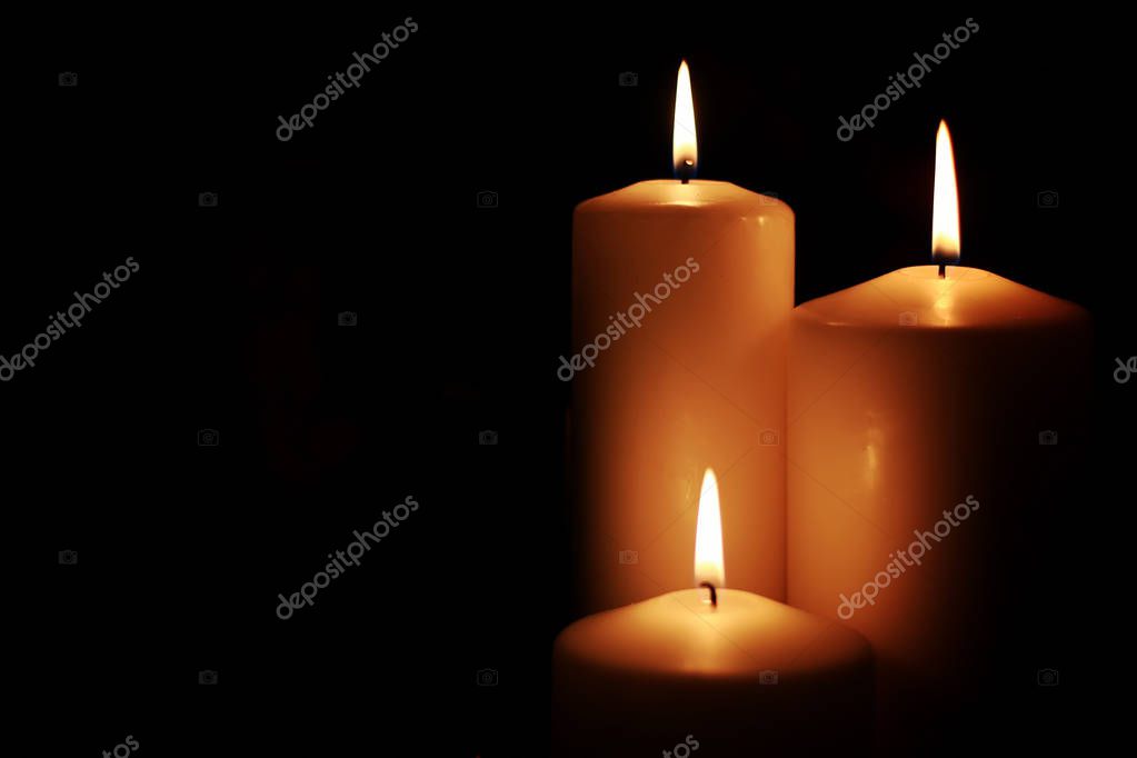 Luce di candela isolata nera - Foto Stock: Foto, Immagini © alexkich  130986880 | Depositphotos