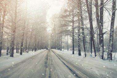 yol karlı fırtına kışın