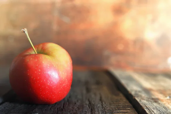 แอปเปิ้ลกัดสีแดง — ภาพถ่ายสต็อก