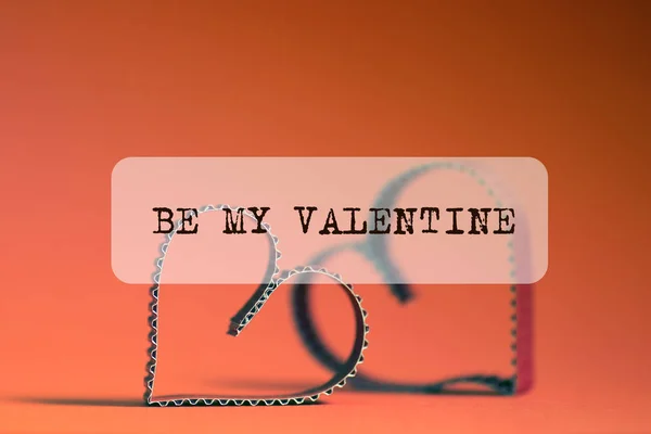 Tekst kształtu serca bądź moją Walentynką — Zdjęcie stockowe