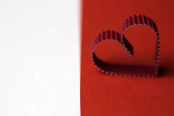 Herzförmiges Papier rot — Stockfoto