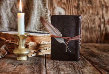 tüy ve roman yakın kitap bir mum