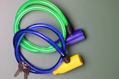 bisiklet kilidi ile anahtar