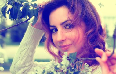 park şube ağaç çiçek kadınlarda