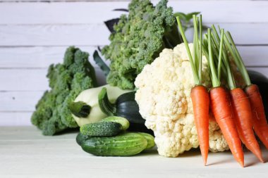 Taze sebze rustik ahşap arka plan