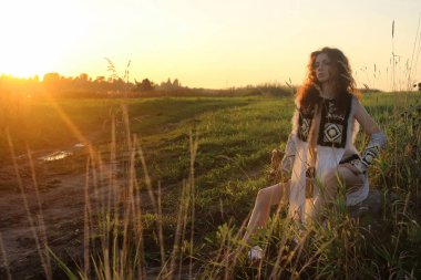 Kız giysi amazon doğa günbatımı