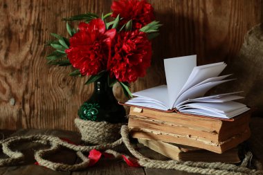 eski kitap ve kelime aşk
