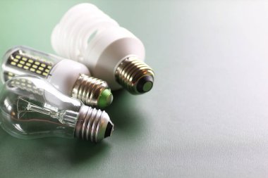 Yeşil farklı lamba