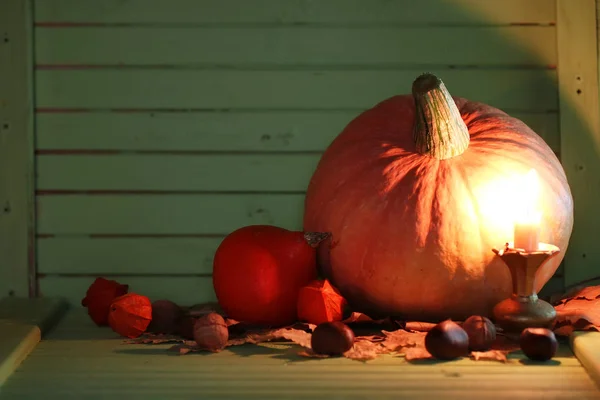 Pumpa träbord hösten — Stockfoto