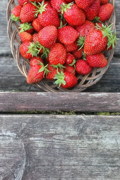 Strawberry on rustic wooden background — Stock Photo, Image