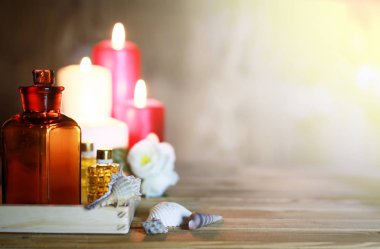 Spa aksesuarları mum ve şişe