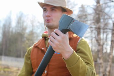 adam baltayla açık