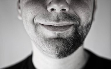 tek renkli dokulu portre sakallı adam tıraş