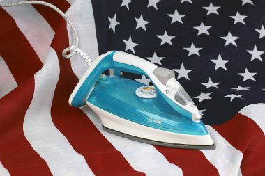 ütülü buruşuk ABD bayrağı