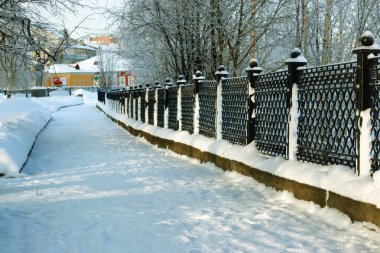 çit kapalı kar kış parkı