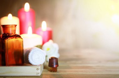 Spa aksesuarları mum ve şişe