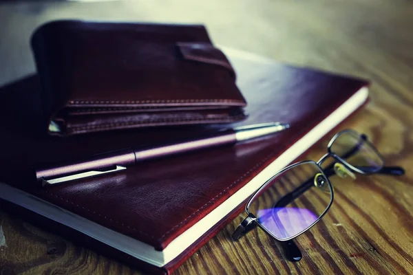 Notebook de óculos de caneta de negócios — Fotografia de Stock