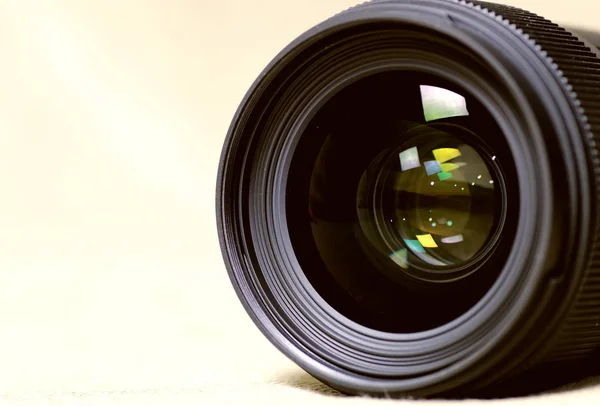 Fundo monocromático tonificado do objeto de sinalização da lente — Fotografia de Stock